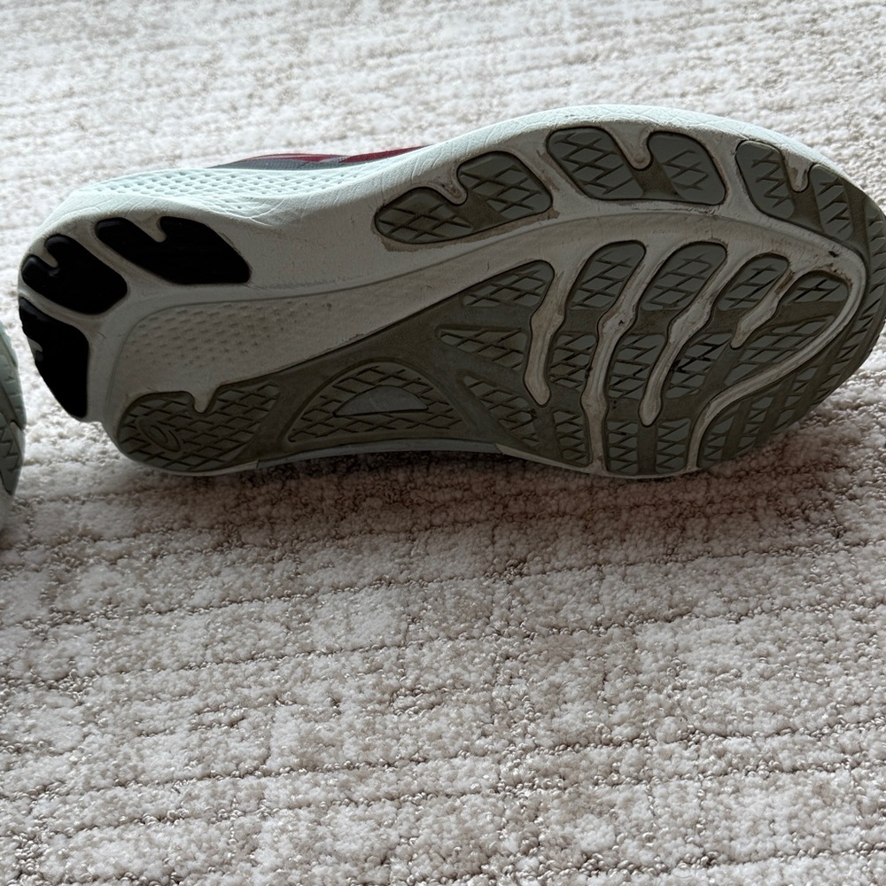 ASICS Maroon Athletic Shoes - Picture 5 of 9